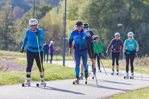 Rullskidåkare på väg